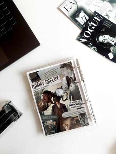 کلاسور شفاف طرح بازیگری